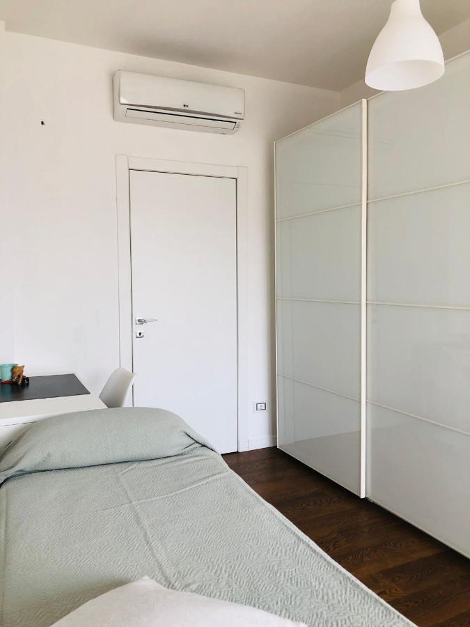Morivione Apartment - Bocconi Free Parking Милан Экстерьер фото