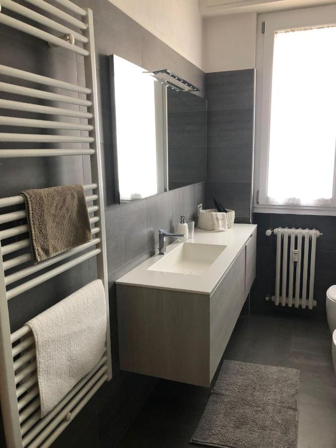 Morivione Apartment - Bocconi Free Parking Милан Экстерьер фото