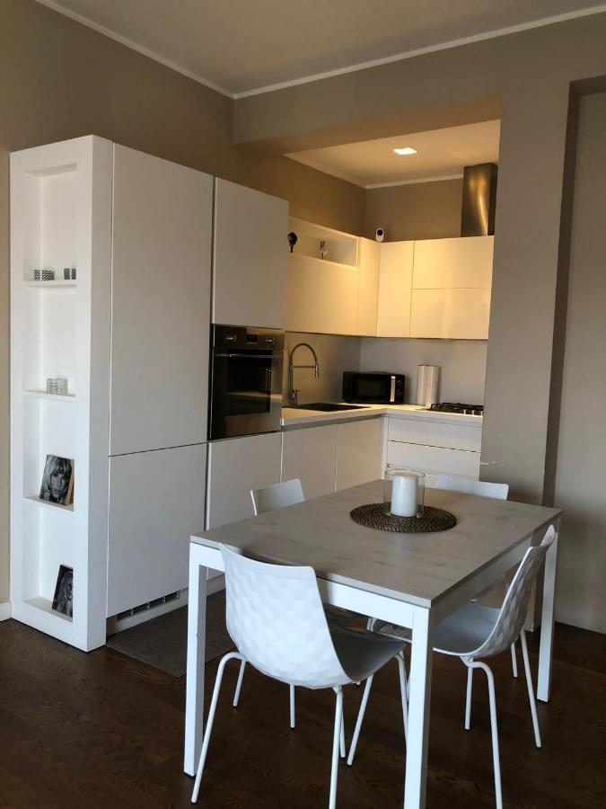 Morivione Apartment - Bocconi Free Parking Милан Экстерьер фото