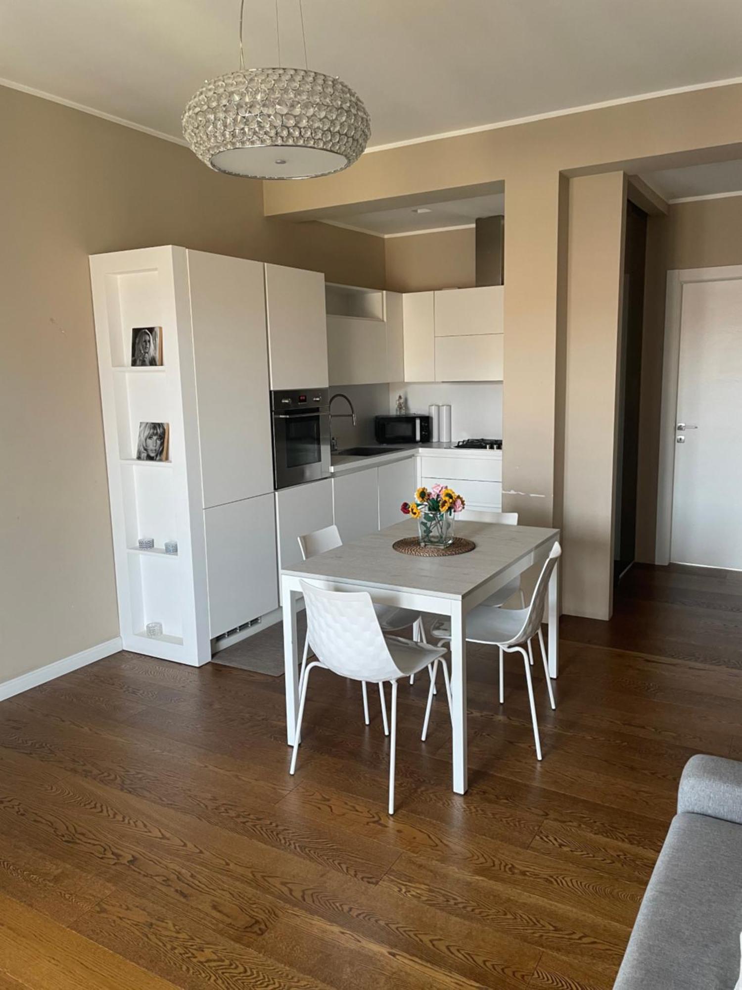 Morivione Apartment - Bocconi Free Parking Милан Экстерьер фото